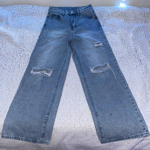 SHEIN | Light-Washed Distressed Oversized High Rise Jeans - Picture 3 of 3